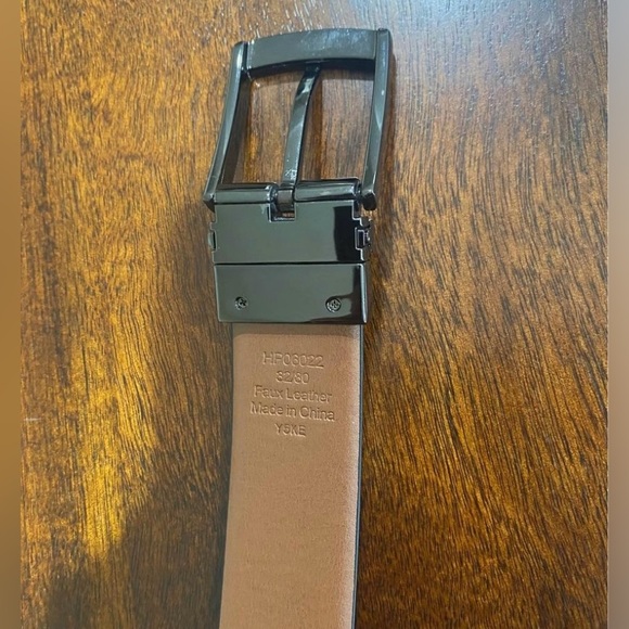 Perry Ellis Reversible Black/Brown Leather Dress Belt Size 32 - Picture 4 of 4